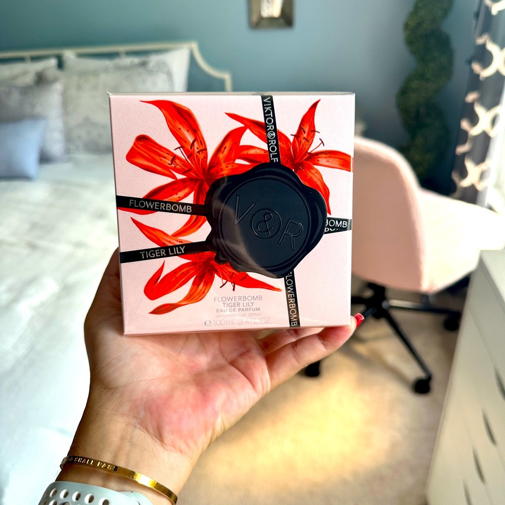 Viktor & Rolf Flowerbomb Tiger Lily